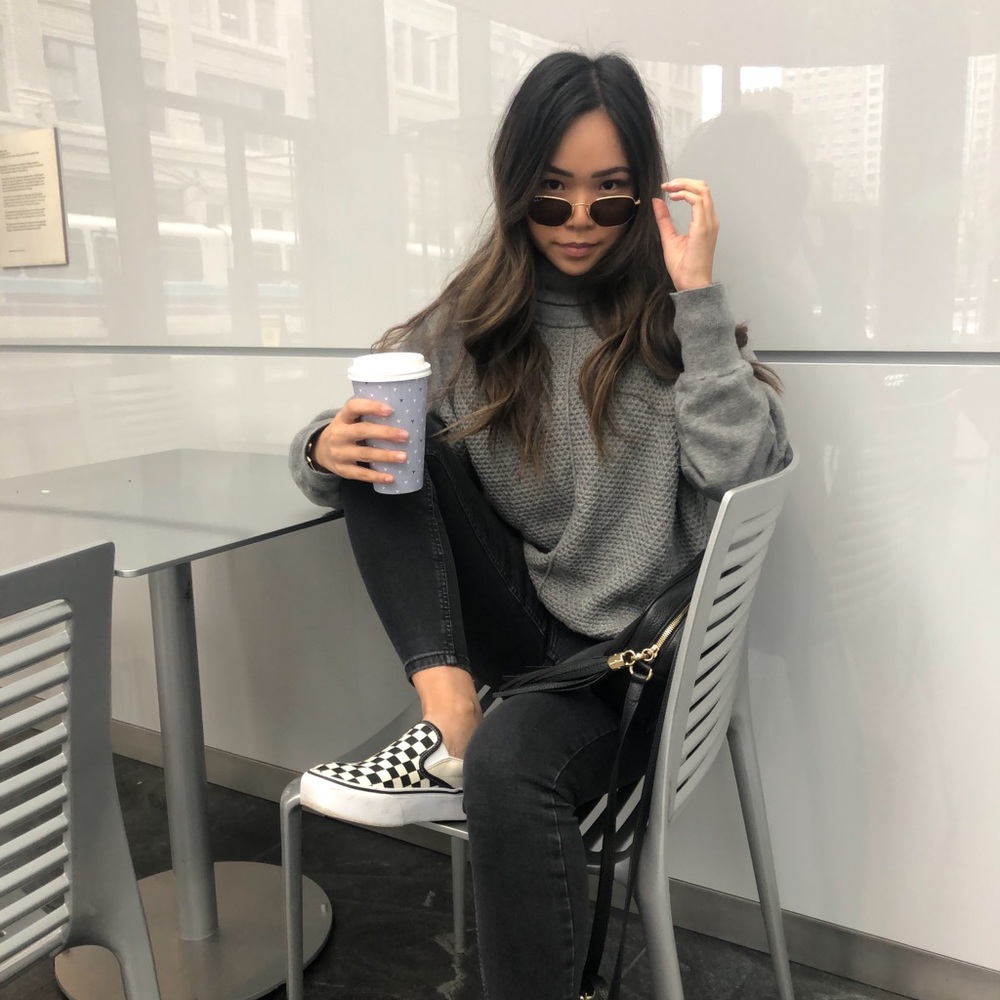 BRAND NAME CLOTHING BUNDLE (35 ITEMS) - Picture 9 of 16